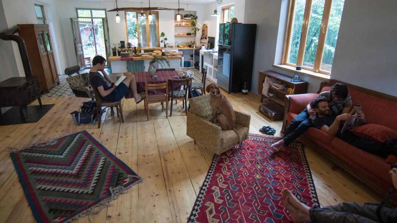 Karma Hostel Martvili Luaran gambar